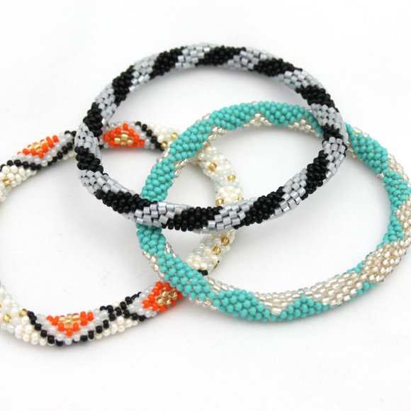 Set of 3 Crocheted Glass Bead Stacking Bracelets NWoT - Picture 5 of 6